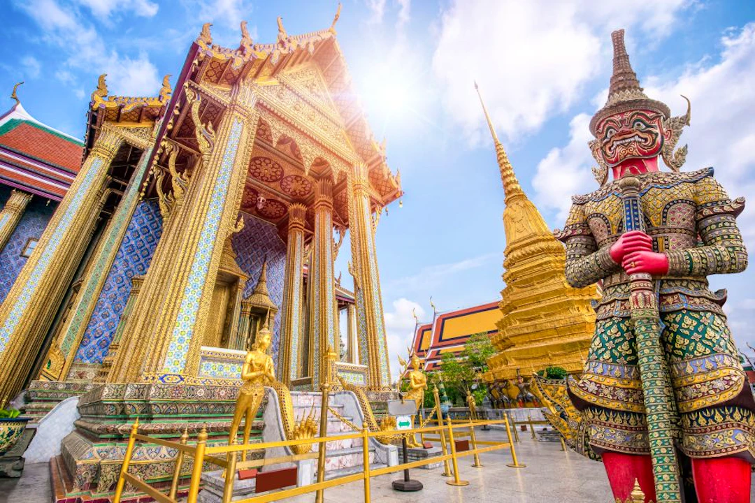 Bangkok: City Highlights Temple - Flexi Walking Temple Tour Grand Palace , Wat Pho , Wat Arun with English Guide Ticket